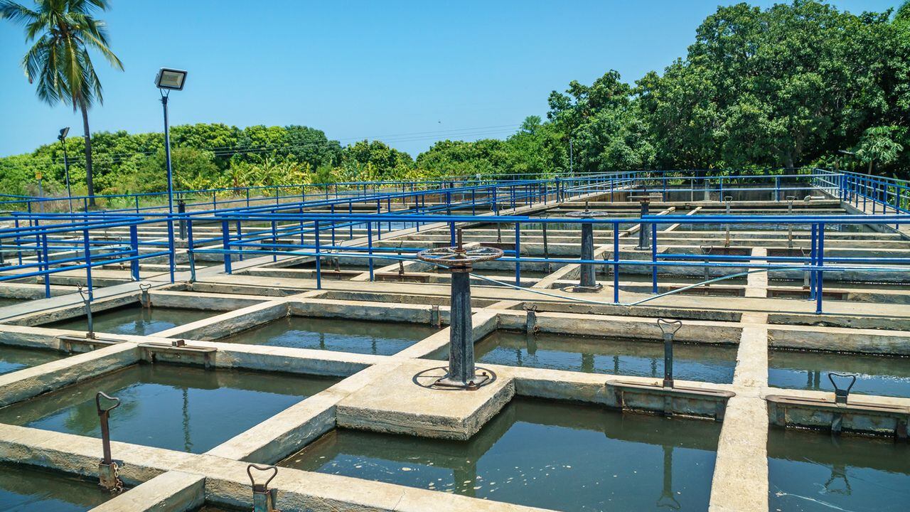 450 municipios de Colombia reciben agua de mala calidad.