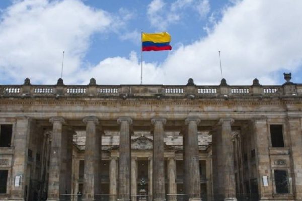 Congresistas que se oponen a las reformas son egoístas sociales.