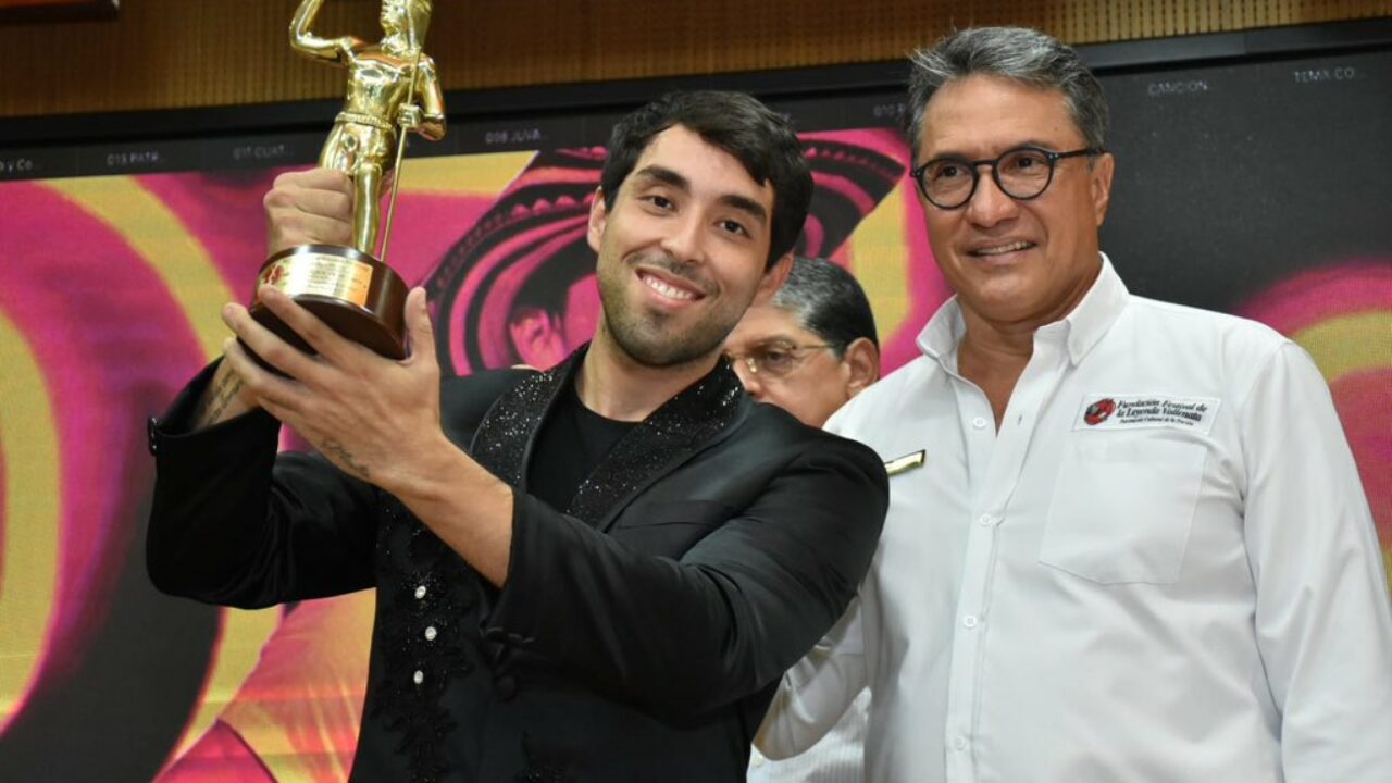 La noche del sábado 13 de mayo de 2017 en la plaza Alfonso López de Valledupar, se cumplió la premiación para los ganadores del 50° Festival de la Leyenda Vallenata y cuarto Rey de Reyes, en homenaje a Consuelo Araujonoguera, Alfonso López Michelsen y Rafael Escalona.