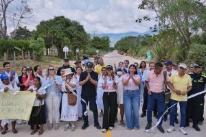 Elvia Milena Sanjuan inició maratón de entrega de obras.