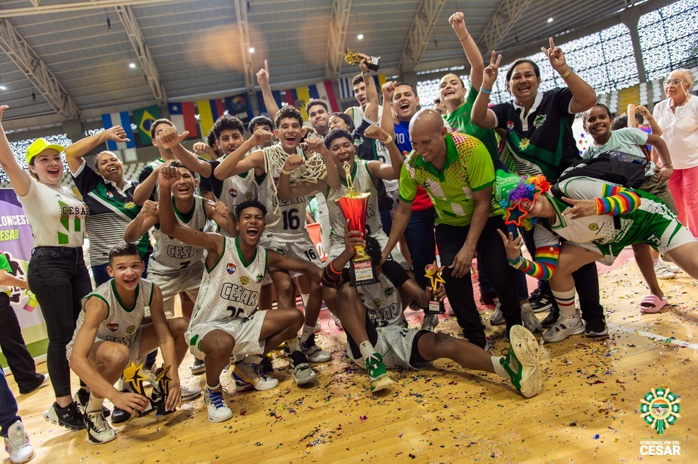 Cesar campeón del Interligas de baloncesto.