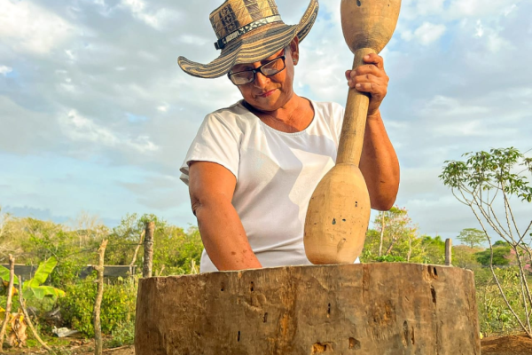 Mujeres ya son dueñas de sus tierras en Córdoba.