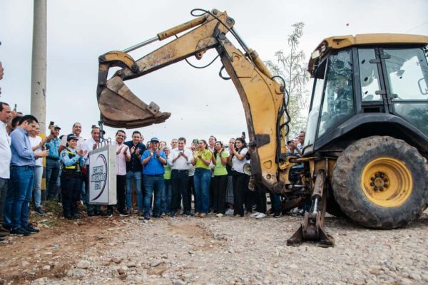Ernesto Orozco sigue arreglando el anillo vial.