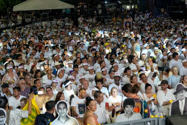 Petro pidió perdón por genocidio político.