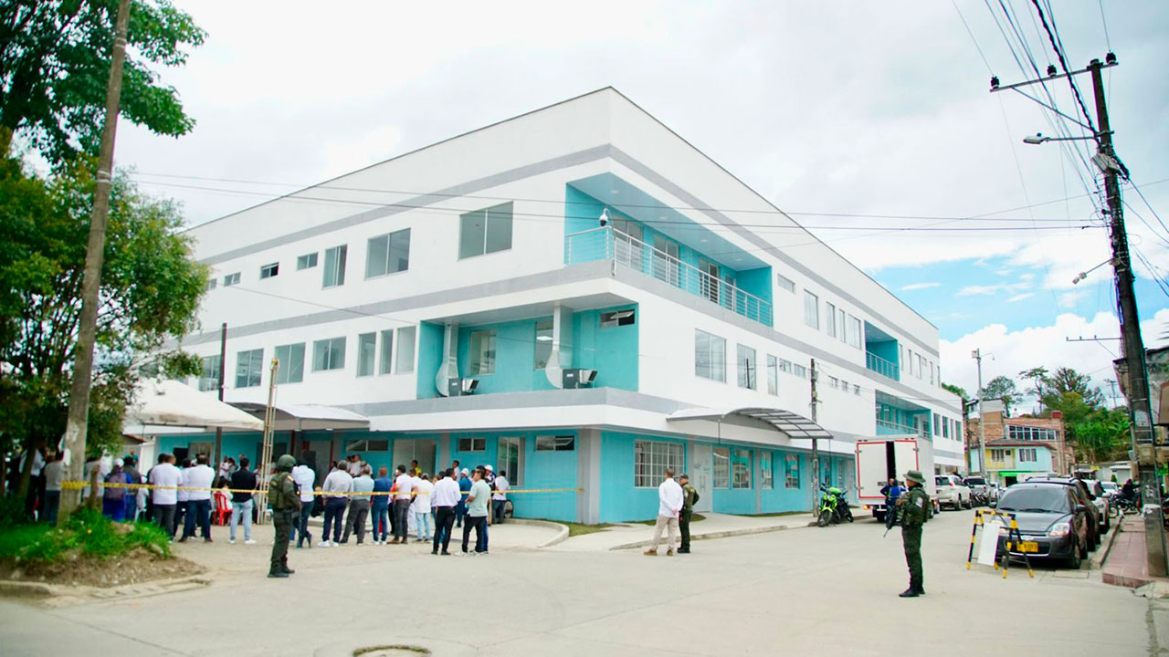 Fortalecimiento de la infraestructura hospitalaria pública.