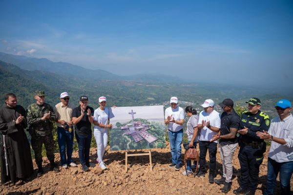 Mirador Turístico para cerro de Manaure.